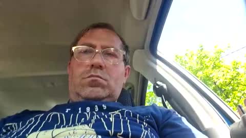 Snapshot of ioanamihaii chatting on May 5, 2026, 9:50 am Mihai online show from May 5, 2026, 9:50 am
