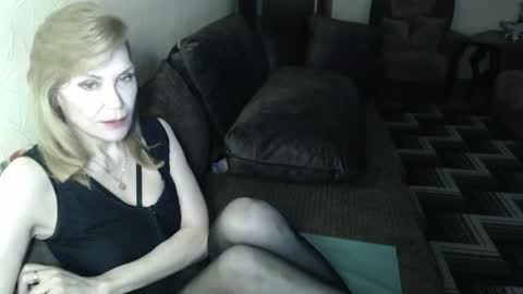 irenalegs online show from April 20, 2026, 3:53 am