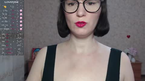 IrenLarasani online show from October 4, 2025, 6:00 am