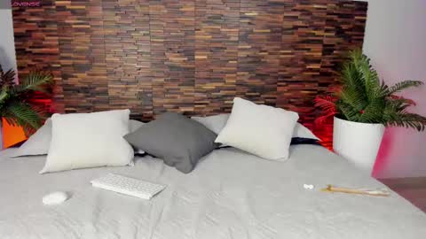 Snapshot of iriis_rosse chatting on September 8, 2025, 9:36 pm Iris Rosse online show from September 8, 2025, 9:36 pm