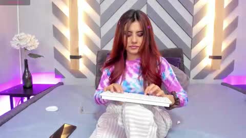 Snapshot of iriis_rosse chatting on September 12, 2025, 4:29 pm Iris Rosse online show from September 12, 2025, 4:29 pm