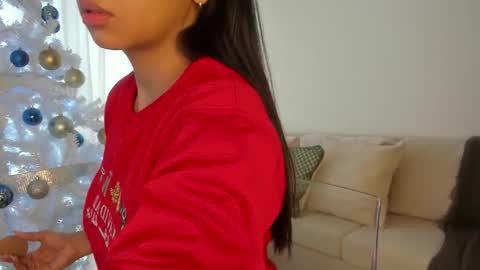 Snapshot of irinatanned chatting on December 4, 2025, 12:25 pm IRINA online show from December 4, 2025, 12:25 pm