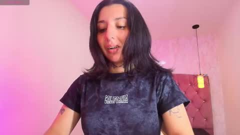 Snapshot of iris_77 chatting on October 20, 2025, 6:52 pm iris_77 online show from October 20, 2025, 6:52 pm