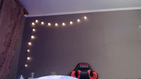 Lily online show from October 26, 2025, 4:35 pm