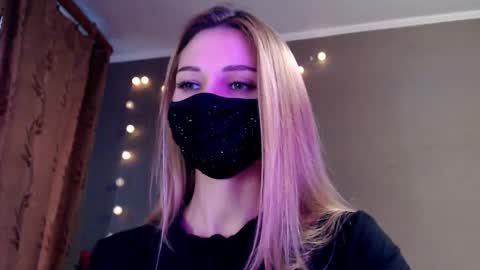 Lily online show from February 11, 2026, 3:06 pm