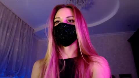 Lily online show from June 10, 2026, 7:02 pm