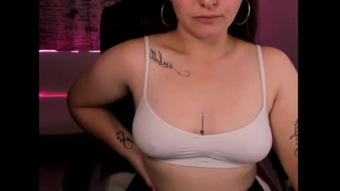 natalia online show from October 27, 2025, 3:38 pm