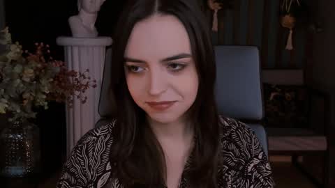 Iris online show from December 12, 2024, 7:37 pm