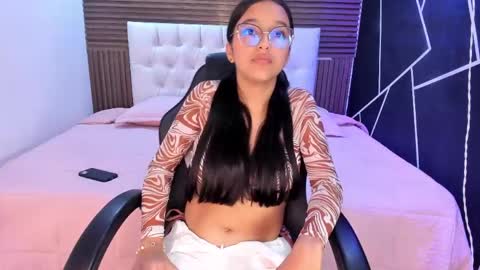 Iris Fyre  online show from April 16, 2026, 12:50 pm