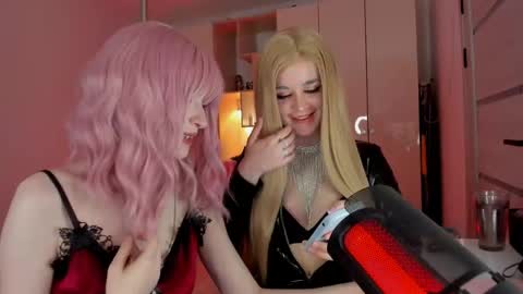 Snapshot of irisice chatting on May 20, 2026, 4:35 pm Miss Iris Fansly Miss Iris new inst. online show from May 20, 2026, 4:35 pm