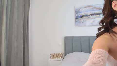 Iris online show from December 22, 2025, 5:32 pm