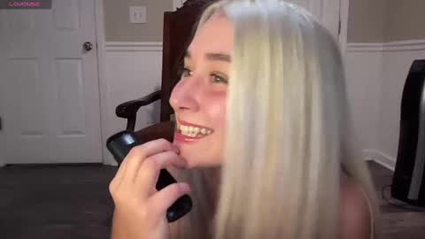 Irispink1 online show from October 9, 2025, 3:04 am