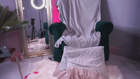 Snapshot of irisreynolds chatting on December 30, 2024, 3:25 am Maria online show from December 30, 2024, 3:25 am