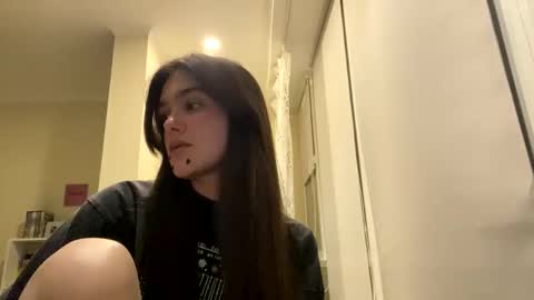 irisss31 online show from June 1, 2026, 7:26 pm