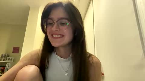irisss31 online show from June 10, 2026, 7:35 pm