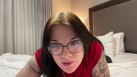 irissweets online show from October 10, 2025, 5:28 am