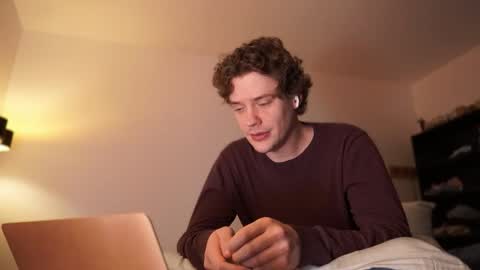 Sam online show from November 15, 2025, 9:21 pm