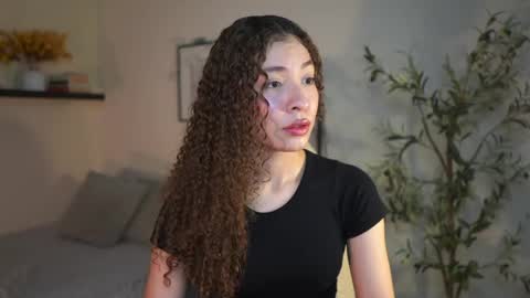 Snapshot of isa_____ chatting on June 1, 2026, 2:24 am isa_____ online show from June 1, 2026, 2:24 am