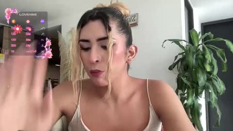 Isabella online show from June 6, 2026, 1:16 pm