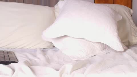 Snapshot of isa_bonnet chatting on October 21, 2025, 12:22 am Isa online show from October 21, 2025, 12:22 am