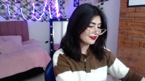 isabela online show from September 24, 2025, 1:53 am