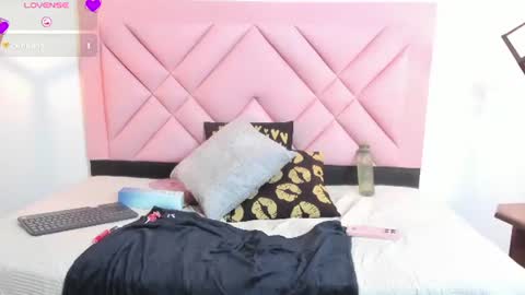 Snapshot of isa_cute_1 chatting on July 9, 2026, 7:40 pm ISABELLA online show from July 9, 2026, 7:40 pm