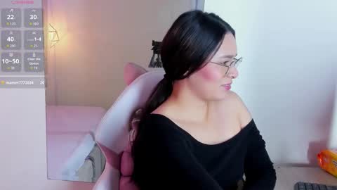 Snapshot of isa_doux chatting on February 7, 2026, 2:59 am Isa online show from February 7, 2026, 2:59 am