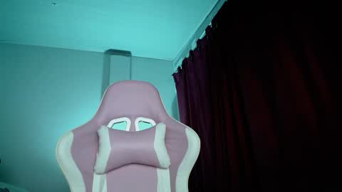 Isabella  online show from October 2, 2025, 9:49 am