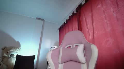 Isabella  online show from October 7, 2025, 11:18 am