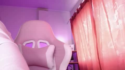 Isabella  online show from November 14, 2025, 3:55 pm