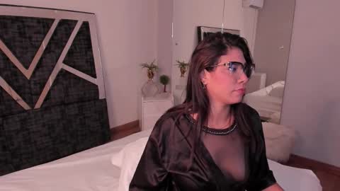 oIssaJonneso online show from February 1, 2026, 12:48 pm