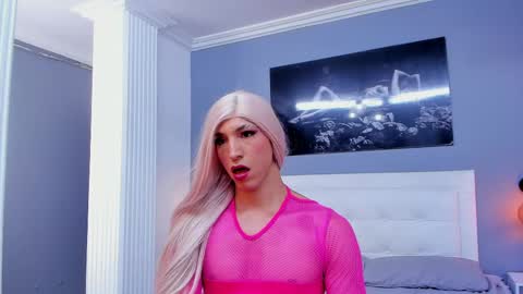 Isa Lancaster online show from February 26, 2025, 8:11 pm