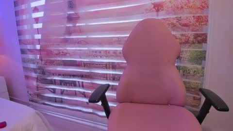    online show from October 3, 2025, 3:31 pm