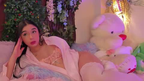 Isabella        online show from September 26, 2025, 4:55 pm