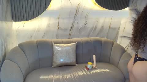 isa_r online show from October 5, 2025, 3:16 am