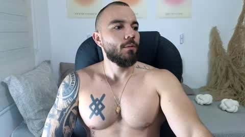 Isaac carter online show from November 18, 2025, 11:03 am