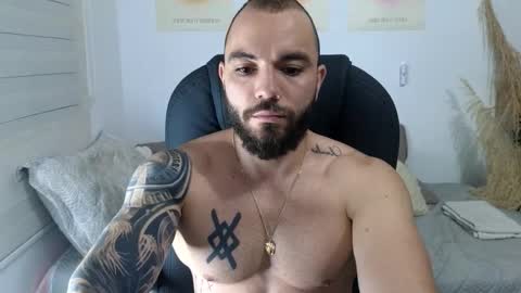 Isaac carter online show from November 30, 2025, 11:14 am