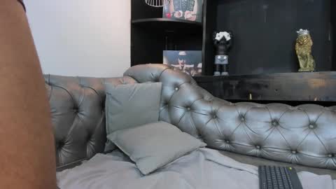 Snapshot of isaac_collins_ chatting on November 14, 2025, 3:55 pm Isaac online show from November 14, 2025, 3:55 pm