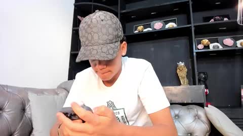 Snapshot of isaac_collins_ chatting on November 23, 2025, 6:52 pm Isaac online show from November 23, 2025, 6:52 pm