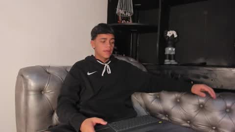 Snapshot of isaac_collins_ chatting on November 29, 2025, 8:34 pm Isaac online show from November 29, 2025, 8:34 pm