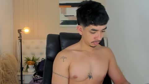 isaac_cryston online show from February 9, 2026, 9:52 pm