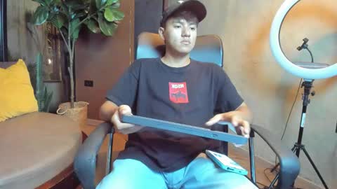 isaac_grimm online show from February 5, 2026, 3:11 am