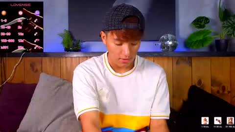 isaac_grimm online show from March 18, 2026, 2:26 am