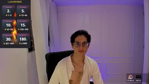 isaac online show from November 15, 2025, 9:32 pm