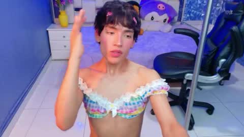 isaacnova online show from April 24, 2026, 9:39 pm