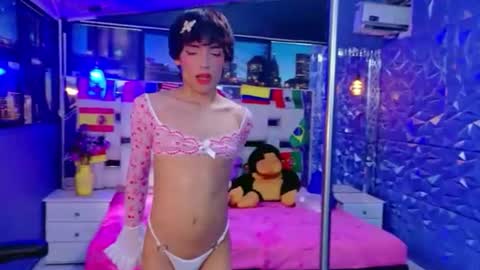 isaacnova online show from June 25, 2026, 9:08 pm