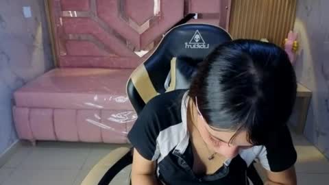 isabeau_s online show from June 9, 2026, 12:50 pm