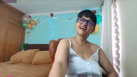 Snapshot of isabeel_sofia01 chatting on June 5, 2026, 3:18 pm Isabeel Sofia online show from June 5, 2026, 3:18 pm
