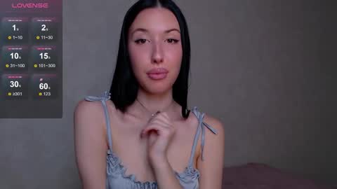 Bella online show from October 9, 2025, 10:02 am