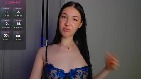 Bella online show from May 26, 2026, 3:52 pm